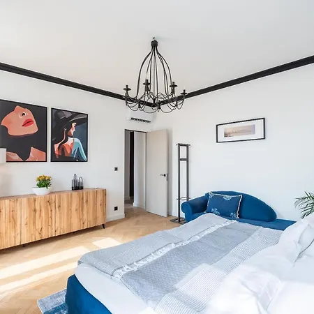 Luxury With A Balcony And A Terrace Lejlighed