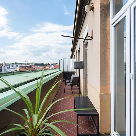 Luxury With A Balcony And A Terrace Διαμέρισμα *