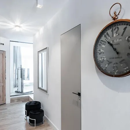 Luxury With A Balcony And A Terrace Appartement Praag