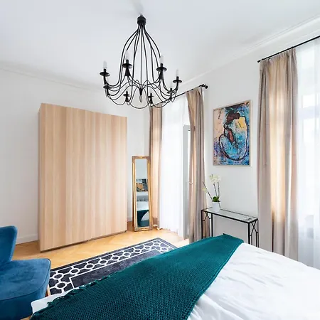 Appartement Luxury With A Balcony And A Terrace *