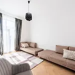 Luxury With A Balcony And A Terrace Apartament Praga